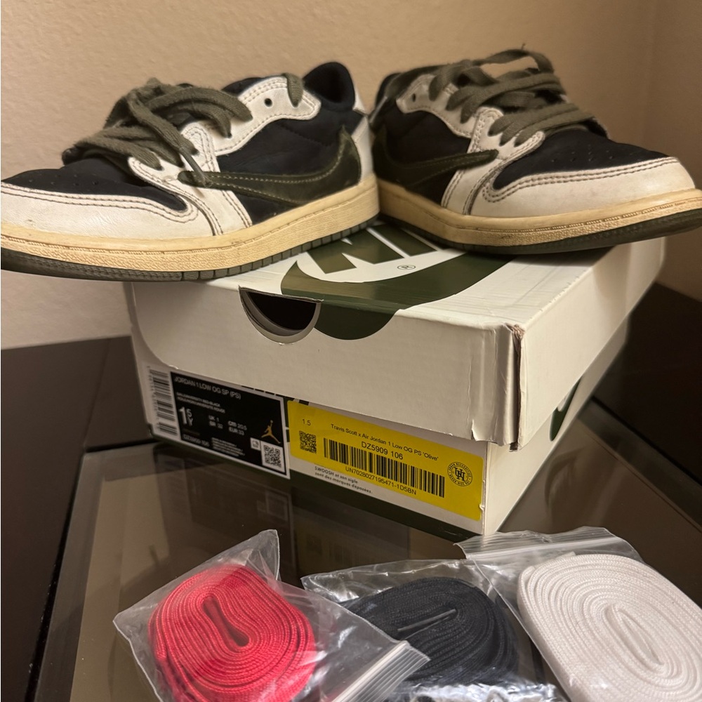 Jordan Low Sneakers in Black and Olive